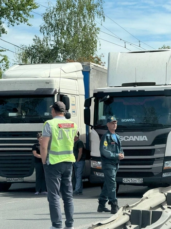 Из-за аварии пробка собралась на несколько километров | Источник: «Твой Бор» / Vk.com