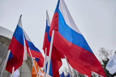 Новосибирцы с мэром отметили 12-ю годовщину Крыма в парке