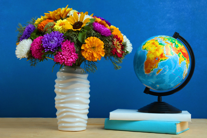 Не только букет: 5 лучших подарков на День учителя