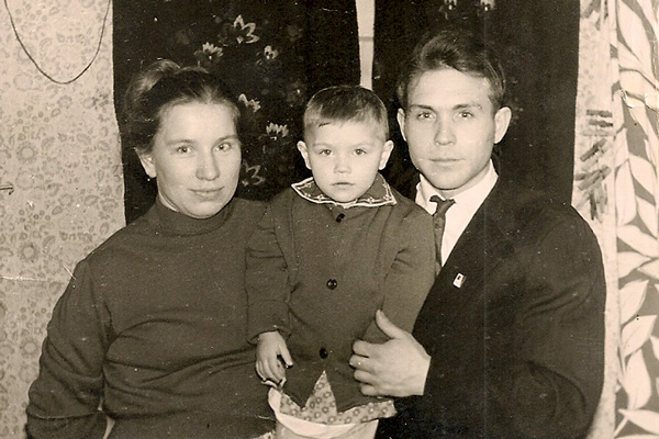 Родители Розы часто ругались друг с другом, 1963 год