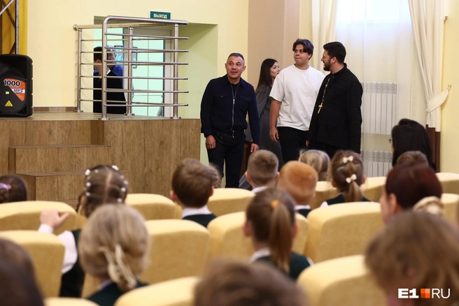 О том, кто такой Костя Цзю, многие дети узнали в день встречи, но им было интересно послушать чемпиона | Источник: Владислав Лоншаков / E1.RU