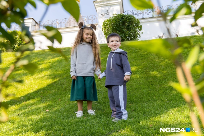 Все лето девушка проводит фотосессии с новыми образами | Источник: Артём Ленц\NGS24.RU