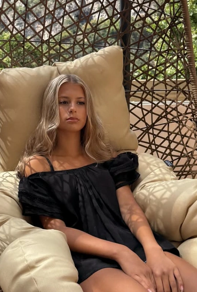 Анджелина сегодня — звезда соцсети