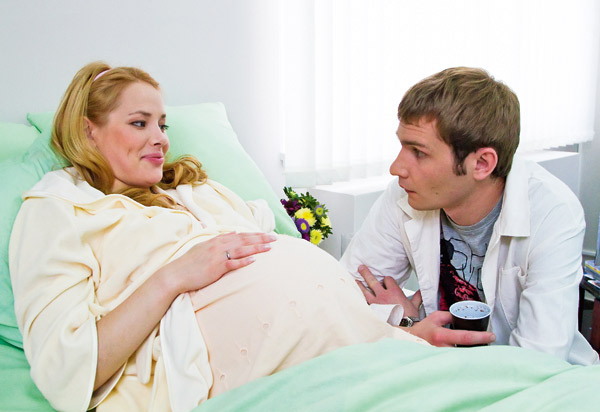 2011 году, в конце третьего сезона, Лера родила Коляну сына. В реальной жизни Наумов уже год как был папой – воспитывал дочку Амину
