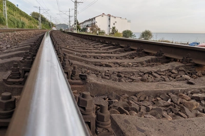 Пассажиров поезда Москва-Сухум пересадили на автобусы