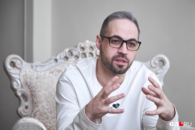Алексей признался, что еще со студенчества хочет сыграть Сирано де Бержерака: «Эдмон Ростан описал какого-то великолепного во всех смыслах персонажа» | Источник: Роман Данилкин / 63.RU