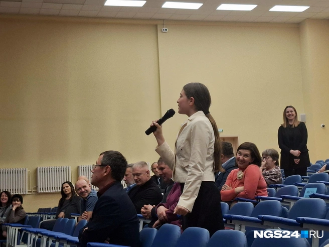 Девочка ждала больше двух часов | Источник: Татьяна Зарва / NGS24.RU