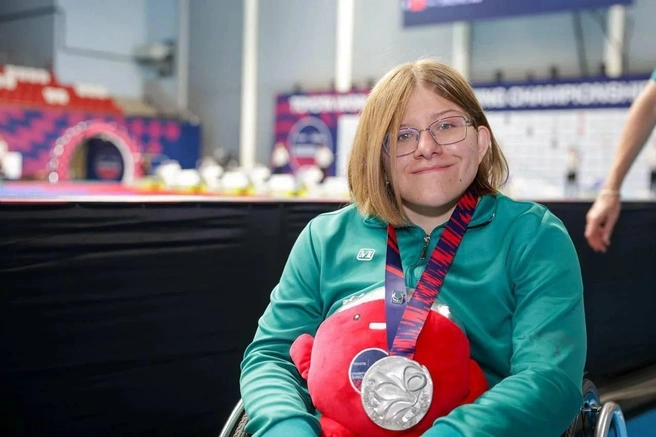 Она завоевала серебро в плавании на 50 метров на спине | Источник: пресс-служба областной администрации