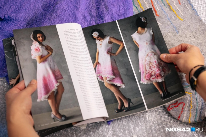 Фотографии этого платья попали в выпуск известного издания | Источник: Максим Серков / NGS42.RU