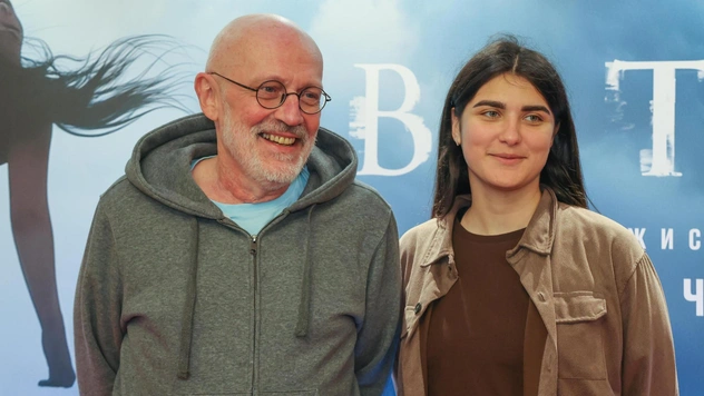 Как выглядит пятая жена Александра Гордона: смотрим фото 23-летней Софии Каландадзе