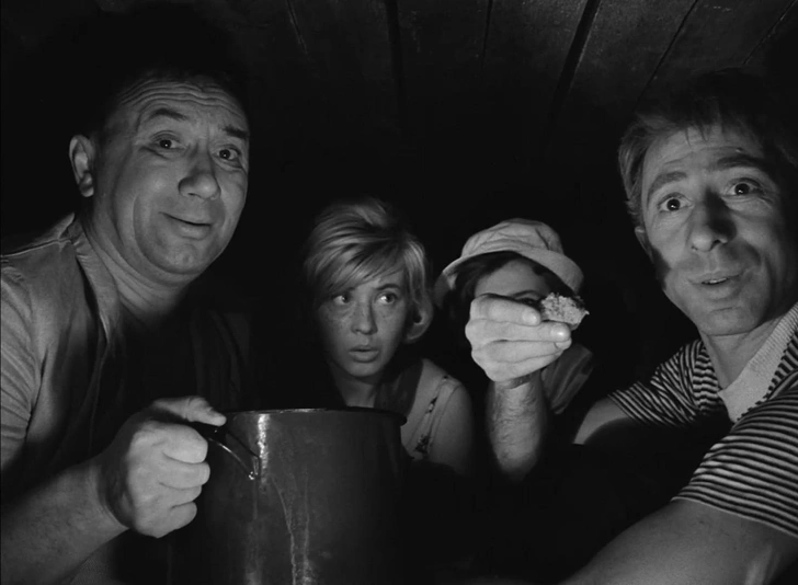 Источник: фильм «Добро пожаловать, или Посторонним вход воспрещен» (1964)