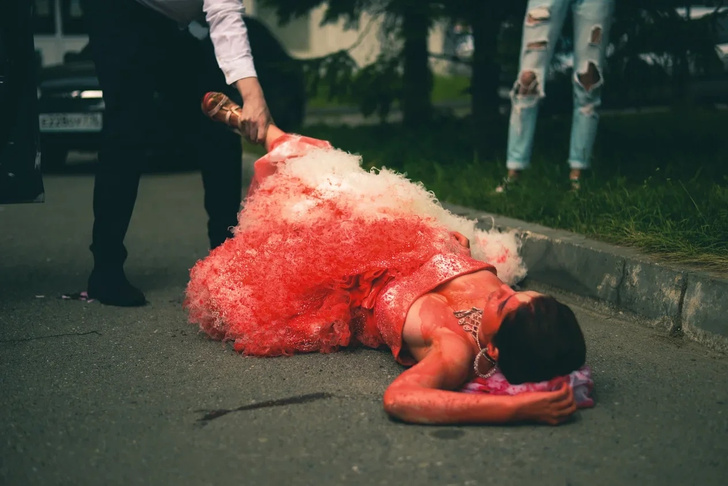 Феминистки провели «Кровавую свадьбу» в Казани