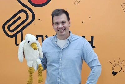 Teacher from Nizhny Novgorod Goes Viral with Videos About His Work