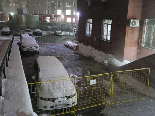 Аварийный участок быстро отключили | Источник: Андрей Бортко / NGS.RU