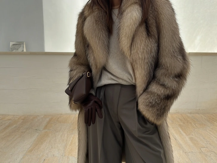 с чем носить шубу, с чем носить короткую шубу, с чем носить искусственную шубу, с чем носить норковую шубу, с чем носить белую шубу, с чем носить длинную шубу, с чем носить шубу с капюшоном | Источник: theDay/higgsfield 