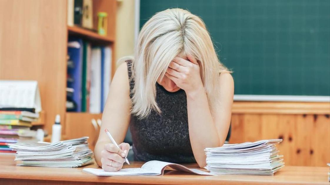 Двойка обернулась скандалом: в Архангельске ученик из мести создал фейковый эскорт-канал учительницы