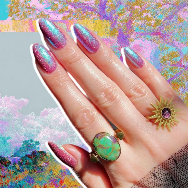 9 блестящих маникюров для длинных ногтей на зиму 2025/26 | Источник: theGirl