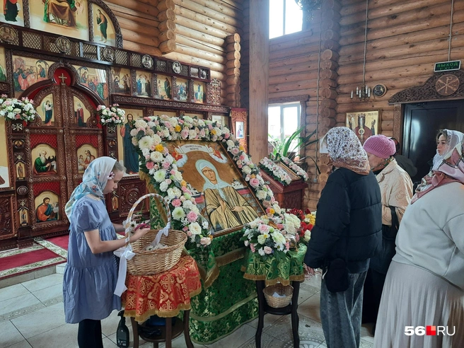 К мощам Матроны Московской выстраиваются очереди | Источник: Анастасия Баринова / 56.RU