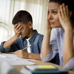 «Пустая трата времени»: что учителя и родители думают о дистанционном обучении
