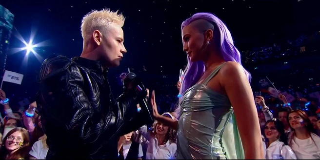 Ярослав Дронов имел, по мнению жюри, все шансы на призовое место после достойного выступления в конкурсе, но снял свою кандидатуру | Источник: кадр из трансляции конкурса «Интервидение», Первый канал