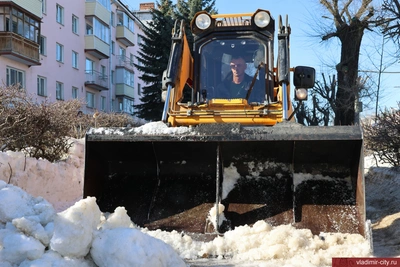 Во Владимире идут весенние работы по благоустройству