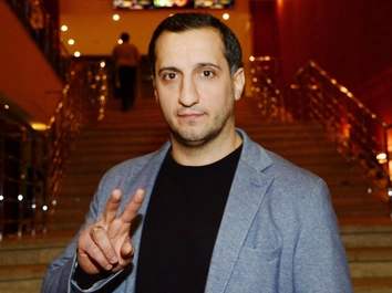 «Сказал, что он мой папа, и предложил познакомить со своей женой»: внебрачный сын Кещяна в шоке от первой встречи с отцом