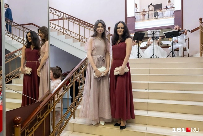 Студенты и преподаватели фотографировались вместе | Источник: Евгений Вдовин / 161.RU
