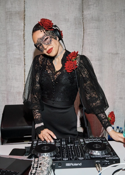 DJ Naomi