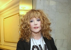 Вернувшаяся Лика Стар вспомнила о конфликте с Пугачевой: «Вдруг она меня сбросит со счетов, как я буду жить?»