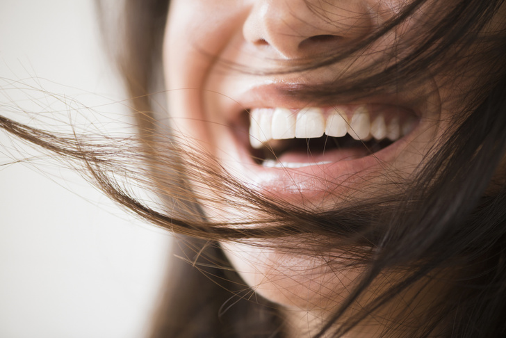 Как правильно чистить зубы: 5 лайфхаков для красивой улыбки