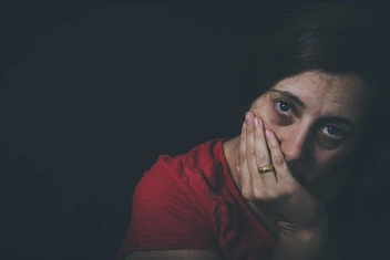 «Дела и дети на мне, муж не делает ничего. Мне одиноко и холодно»