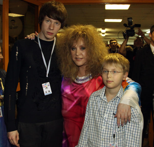 Алла Пугачева с внуками Никитой и Дени