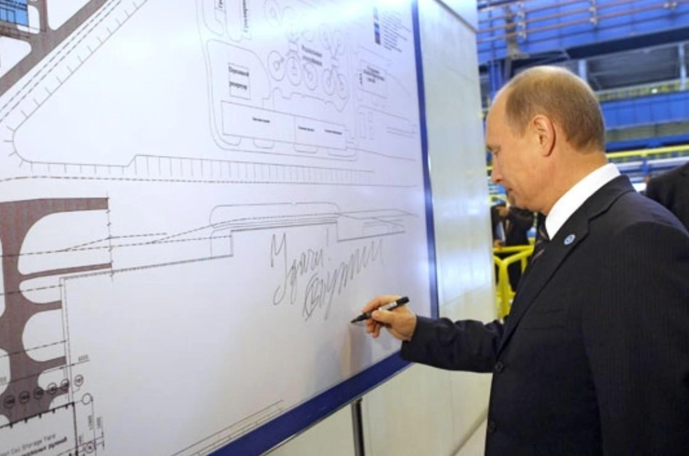 Пожелал металлургам удачи | Источник: premier.gov.ru