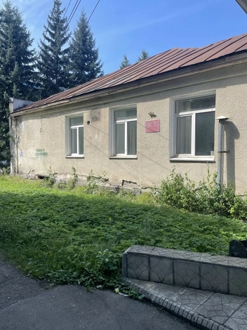 Здание построено в 1996 году | Источник: РТС-тендер