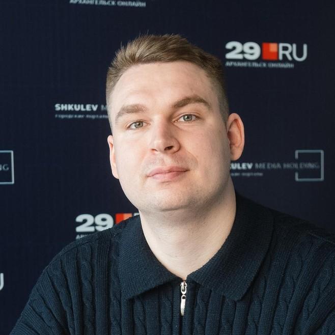 <p>Дмитрий Долынин</p>
