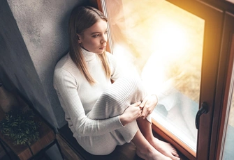 Одиночество, расставания и утраченные надежды: что отмечают в праздник разбитых фонарей?