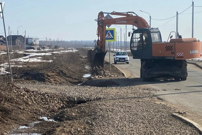 Костромские дорожники проводят комплекс работ по отводу воды