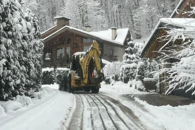 Сочи сообщает об интенсивной расчистке снега в горах