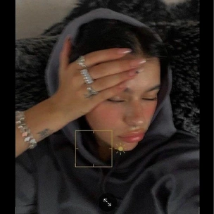 Почему мы так любим «тихие драмы» в соцсетях — намекаем на чувства через сторис или музыку