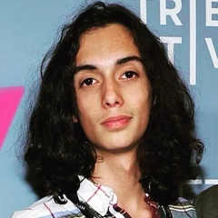 «Покойся с миром, мой дорогой мальчик»: умер 19-летний внук Роберта Де Ниро