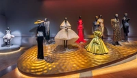 Дали, Кокто и платье-скелет: выставка модного дома Schiaparelli в лондонском V&A