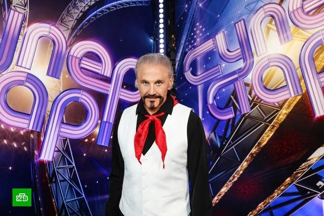 В шоу канала НТВ «ВИА Суперстар» Анатолий Алешин — один из лидеров у придирчивого жюри и избалованной публики | Источник: Легендарная группа «Аракс» / vk.com