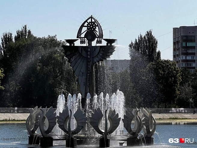 Фонтан запустили, но в тестовом режиме | Источник: читатель 63.RU 