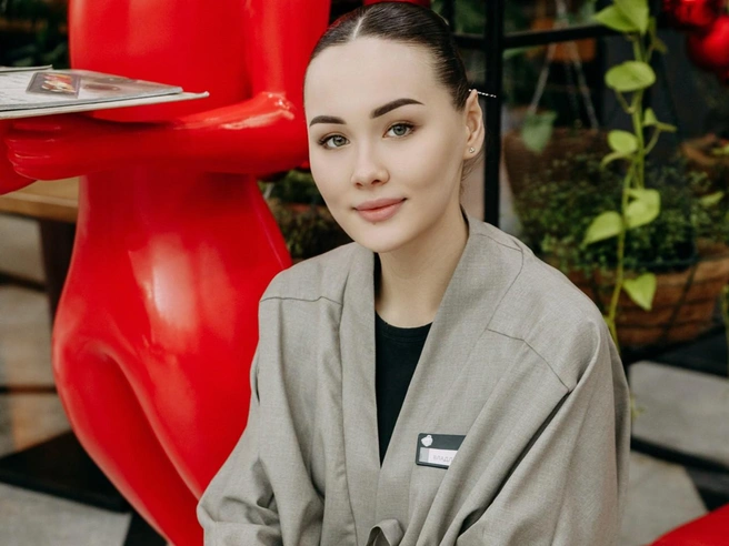 Владлена успела поработать на разных должностях в ресторане | Источник: «Мио»
