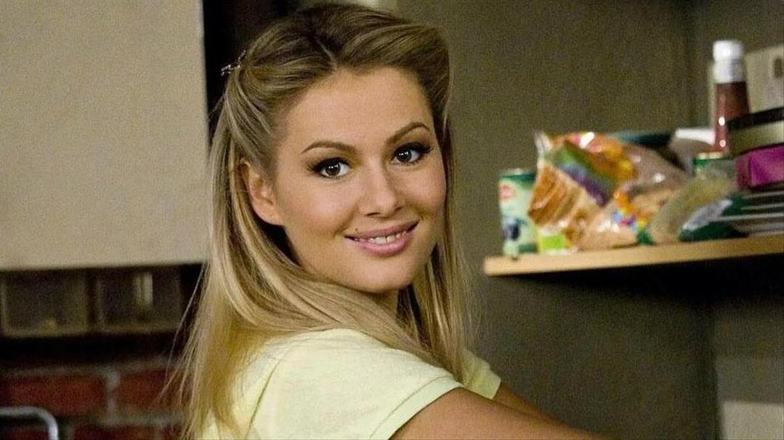 Кожевникова объяснила, почему вернулась в «Универ» 15 лет спустя: «Свои амбиции надо засовывать в потаенное место»