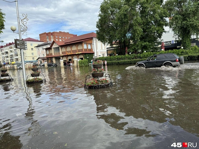 В Кургане за июлю выпало на 88% больше нормы осадков | Источник: Юлия Король / 45.RU