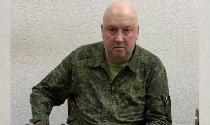 Сергей Суровикин нашелся: Ксения Собчак опубликовала фото генерала в гражданском с женой