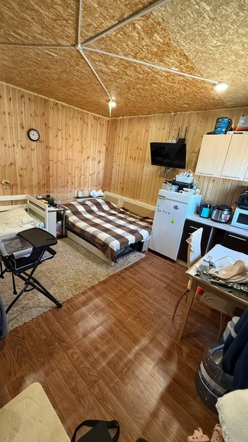 Семье пришлось приспособить для жилья баню | Источник: Анастасия Сорокина