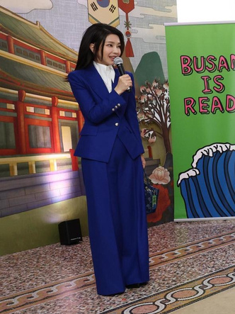 Фарфоровая кукла: 20 лучших выходов Первой леди Южной Кореи, которая выглядит слишком молодо