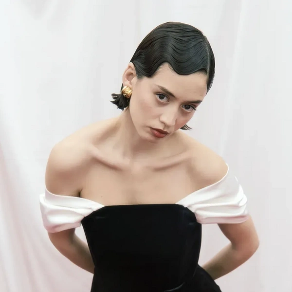 Бархатный корсет, цена&nbsp;— 3500 рублей. Пригодится на вечерний выход, и не раз | Источник: wonderclo / Wildberries.ru 